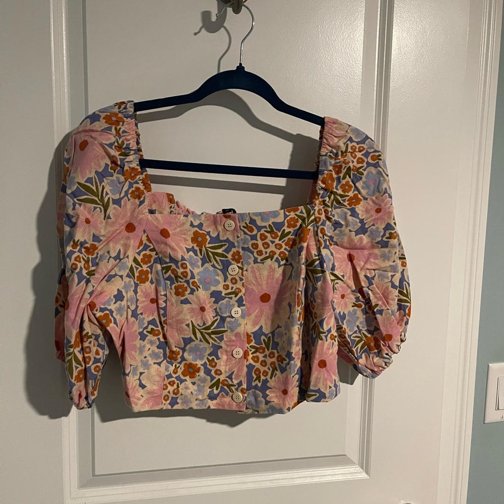 Floral Puff Sleeve Crop Top
